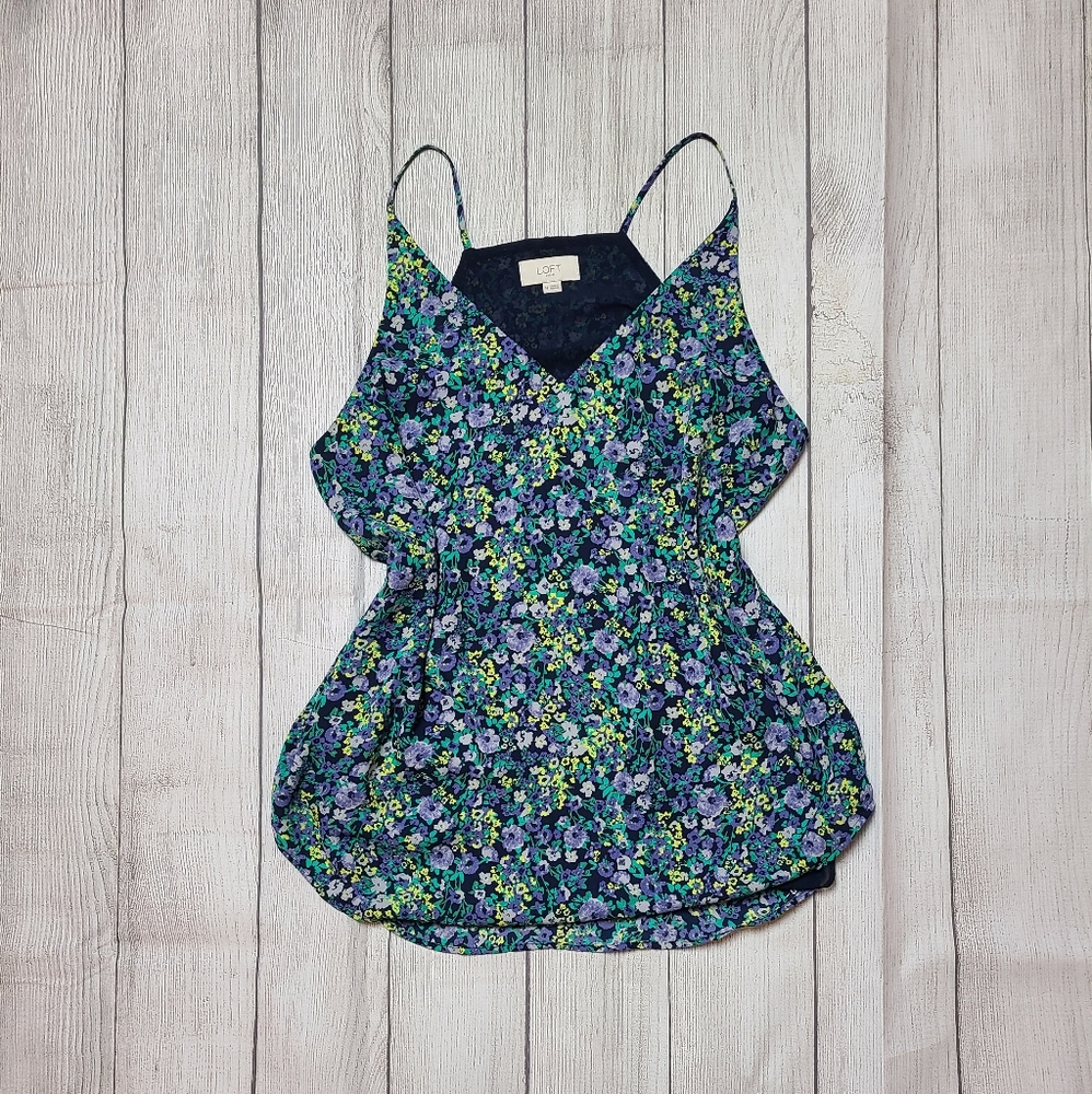 *NWOT* Loft. Size Medium V Neck Tank.